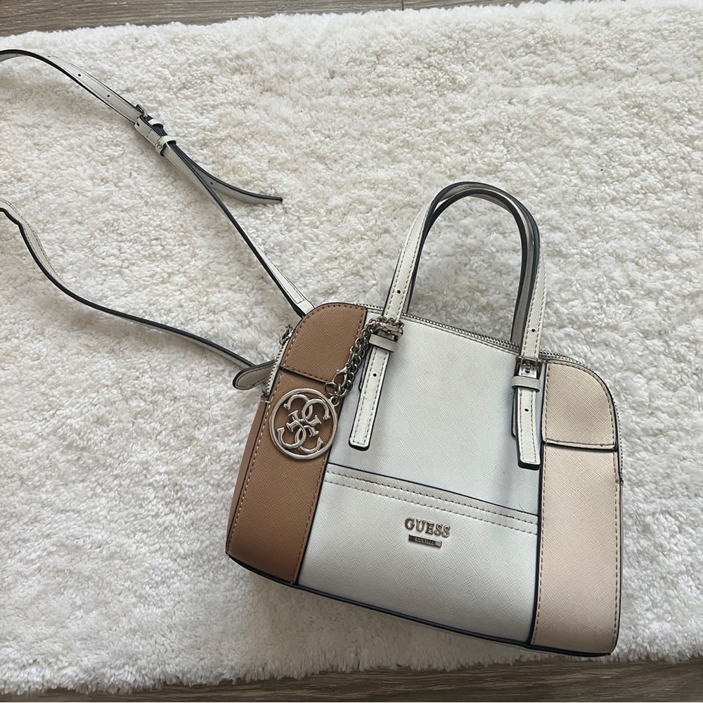 GUESS Crossbody purse